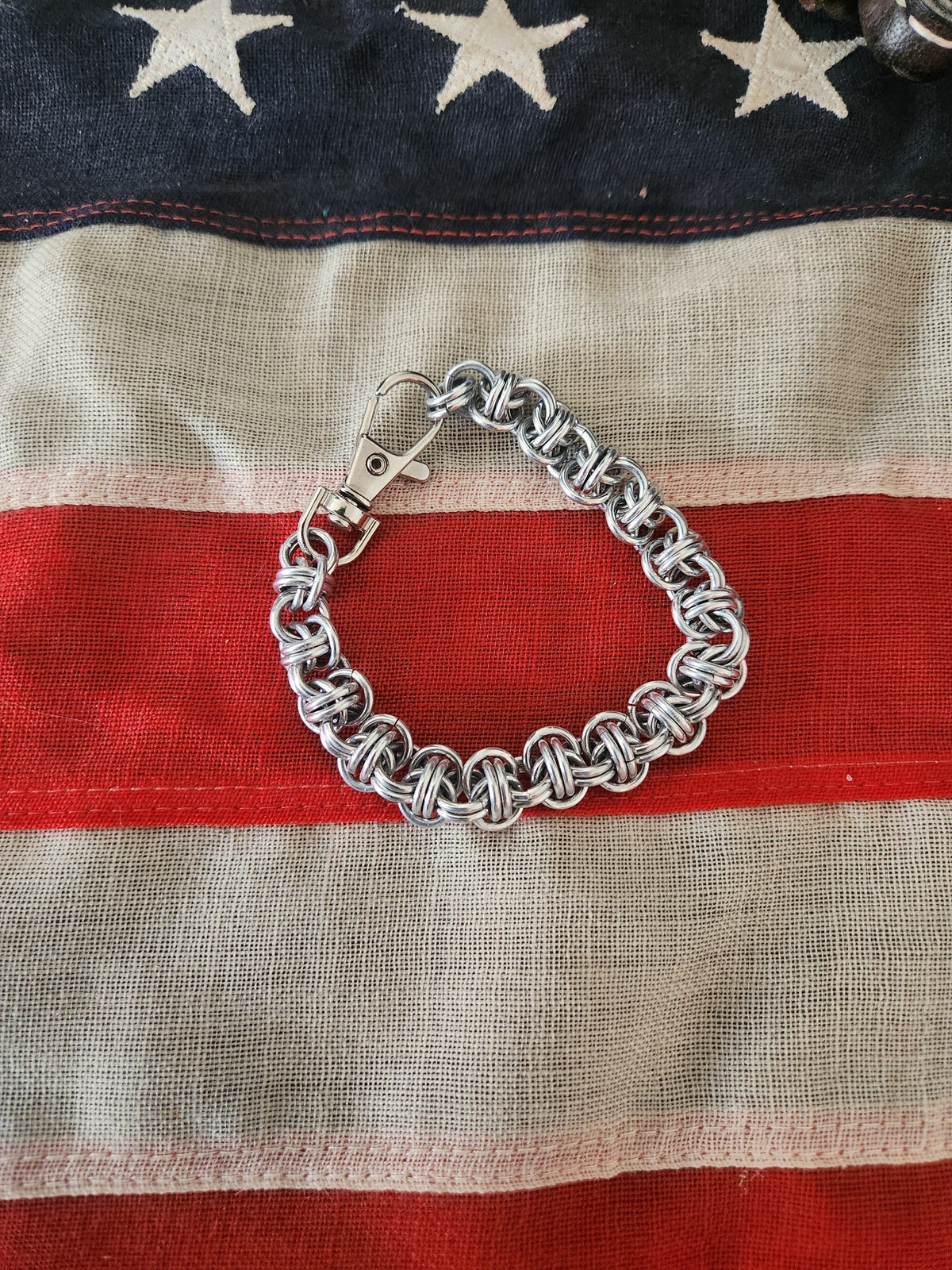 Polished Steel Ring Bracelet with Unique Pattern, Simple Design, Versatile Accessory for Everyday Wear