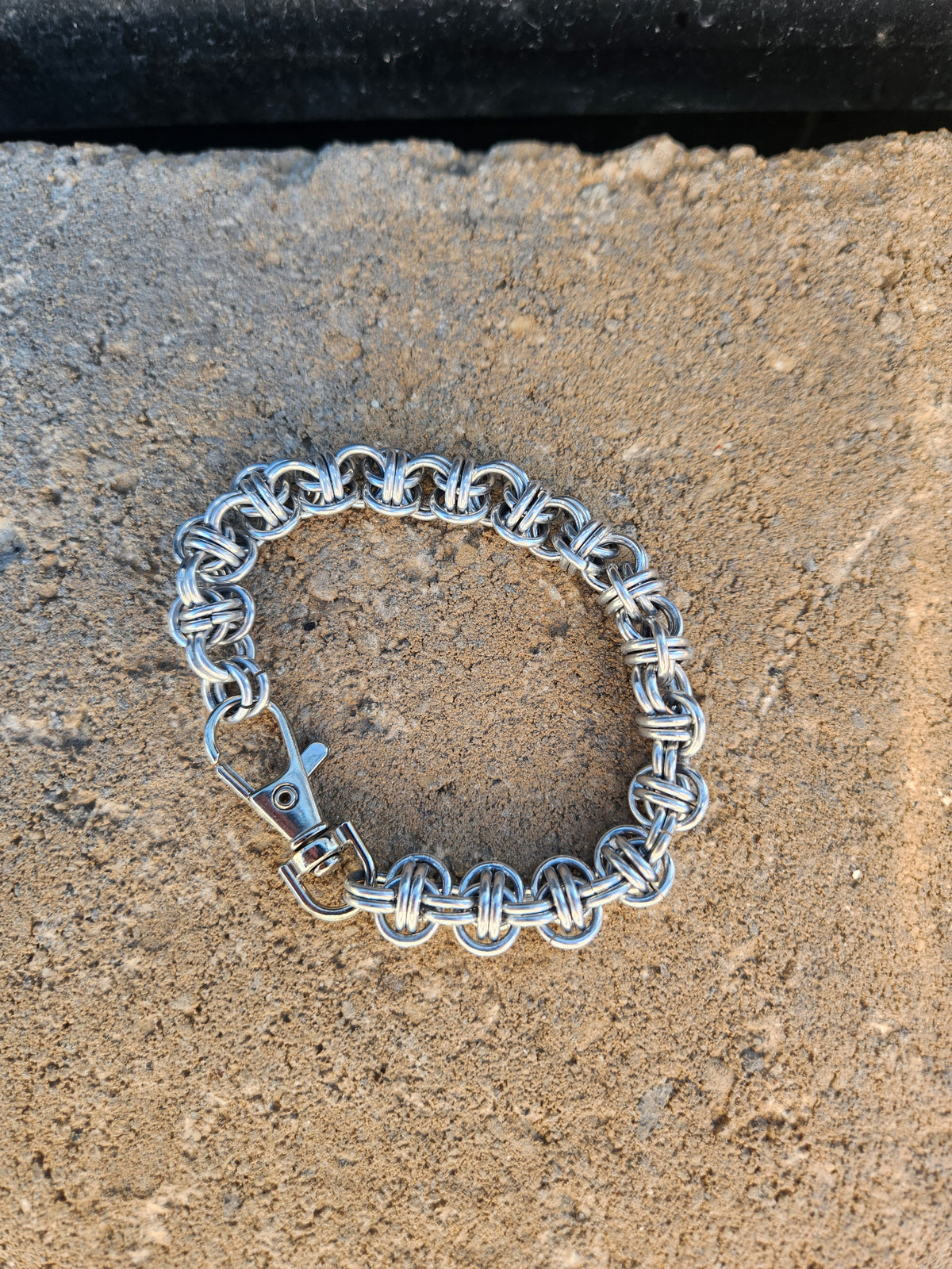 Polished Steel Ring Bracelet with Unique Pattern, Simple Design, Versatile Accessory for Everyday Wear